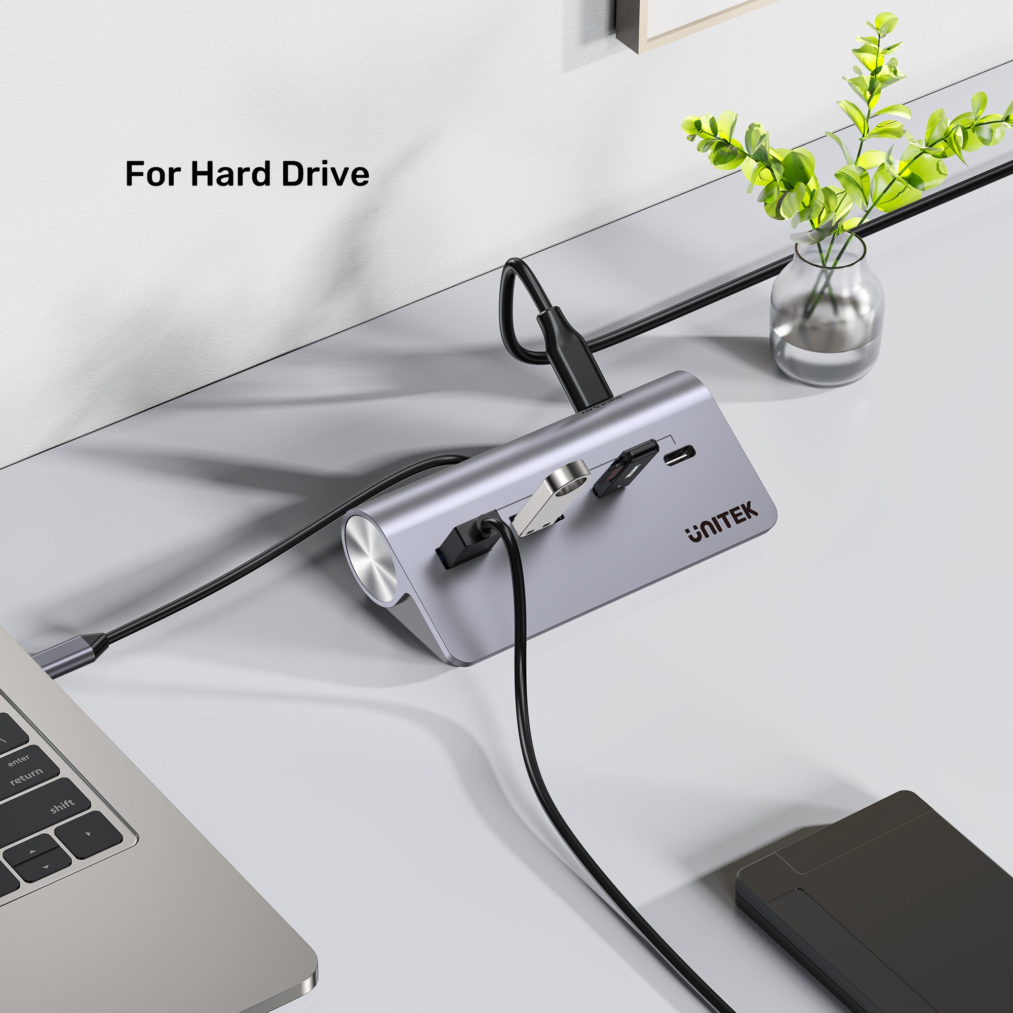 uHUB Q4 4-in-1 USB-C Hub